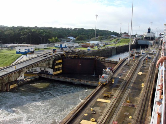 Panama Canal, November 2007 — travel photo 20