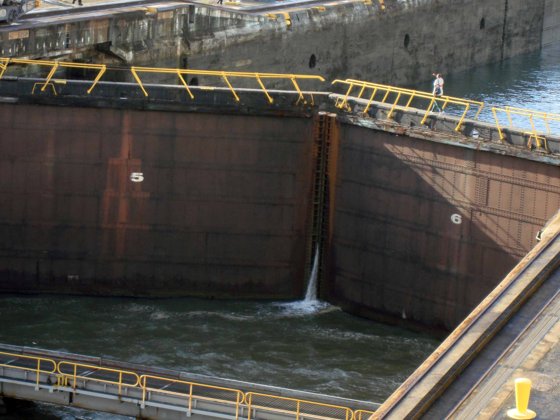 Panama Canal, November 2007 — travel photo 21