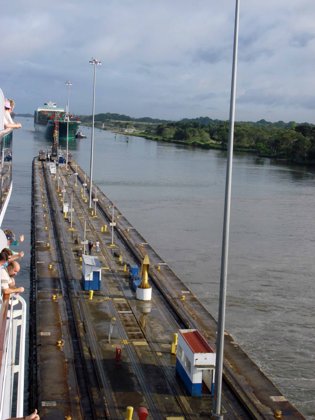 Panama Canal, November 2007 — travel photo 24