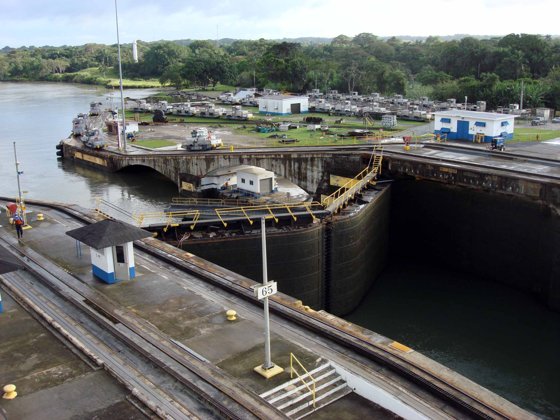Panama Canal, November 2007 — travel photo 31