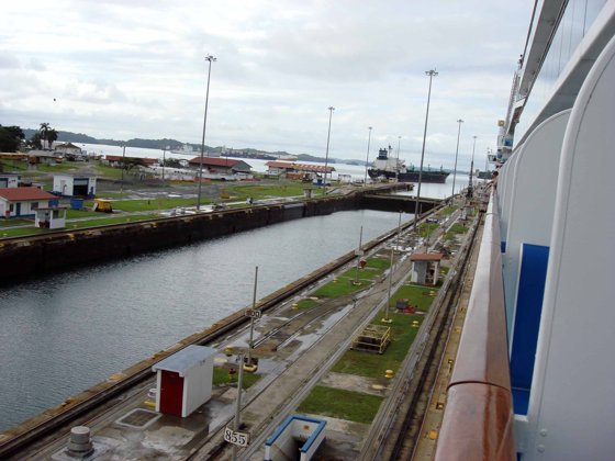 Panama Canal, November 2007 — travel photo 39