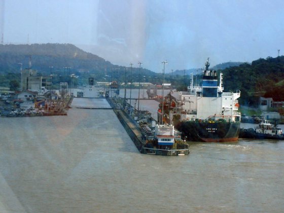 Panama Canal, November 2007 — travel photo 51